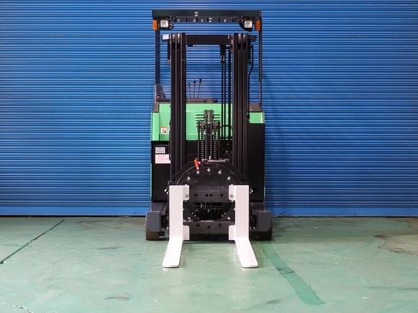 Reach Forklift — Auction (lot 1207-6529629)