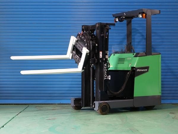 Reach Forklift — Auction (lot 1207-6529629)