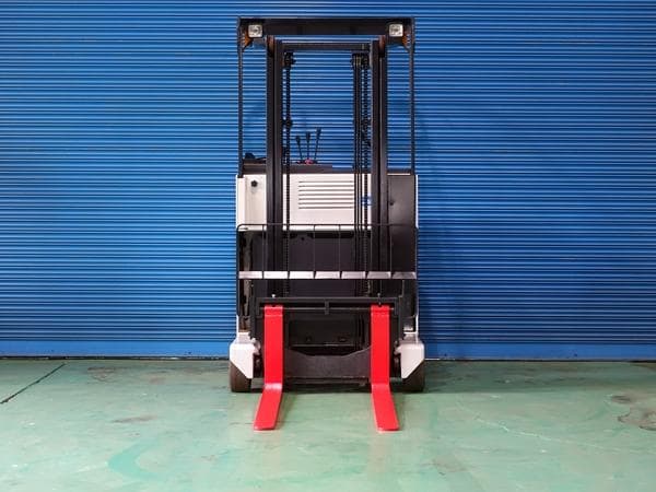 Reach Forklift — Auction (lot 1207-6529638)