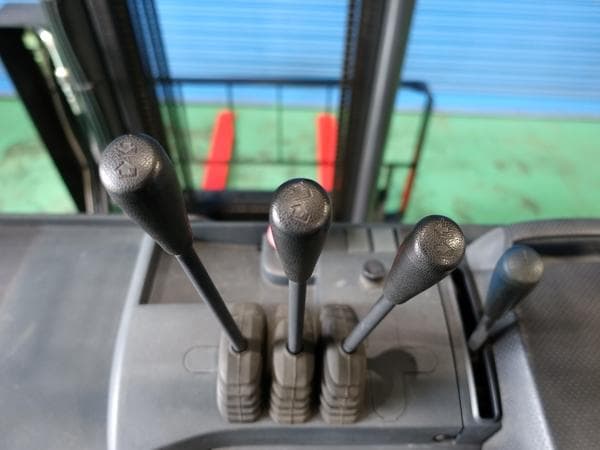 Reach Forklift — Auction (lot 1207-6529638)