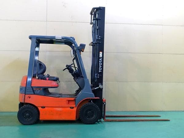 Forklift — Auction (lot 1207-6529649)