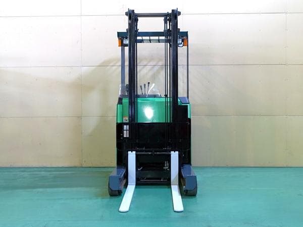 Reach Forklift — Auction (lot 1207-6529650)