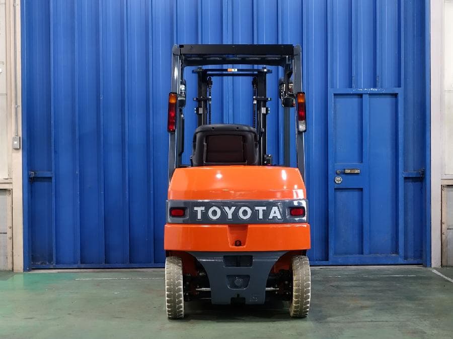 Battery Forklift — Auction (lot 1207-6530146)