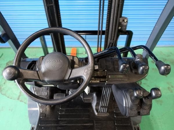 Forklift — Auction (lot 1207-6531180)