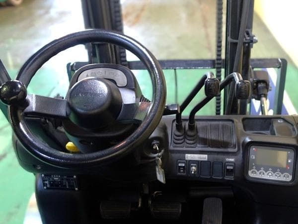 Forklift — Auction (lot 1207-6533585)