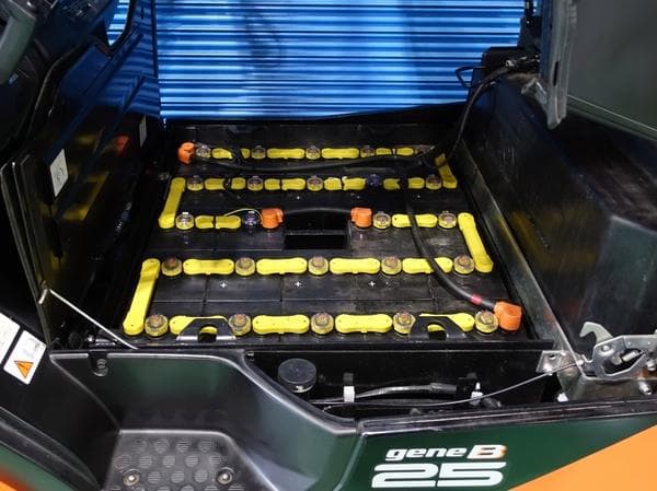 Battery Forklift — Auction (lot 1207-6537414)