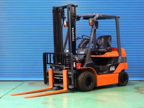 Battery Forklift — Auction (lot 1207-6537414)