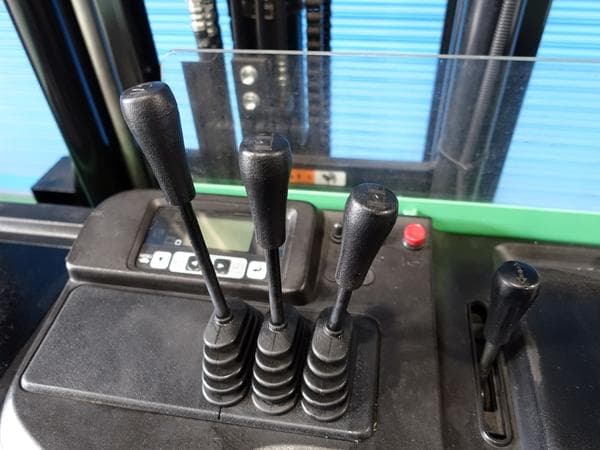 Reach Forklift — Auction (lot 1207-6541081)