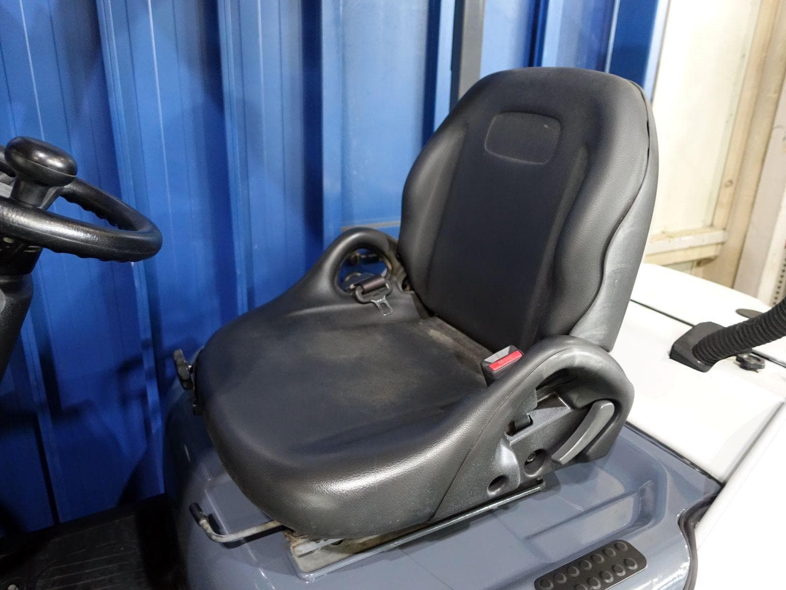 Forklift — Auction (lot 1207-6541817)