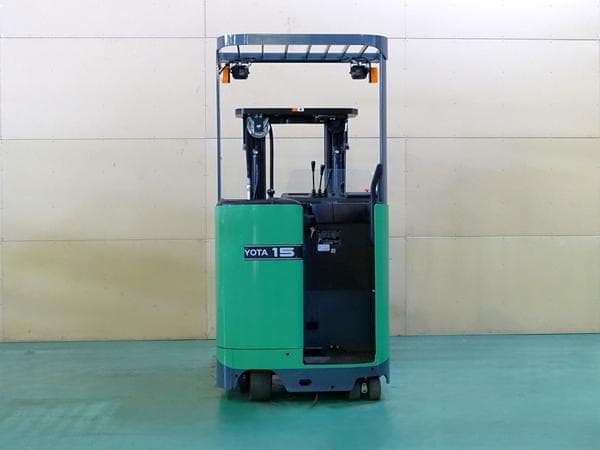 Reach Forklift — Auction (lot 1207-6545982)