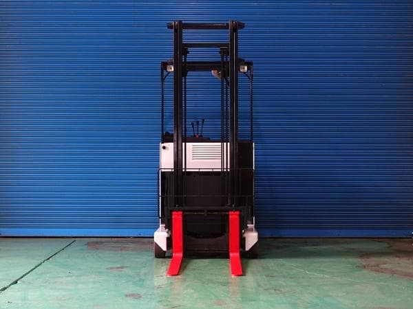 Reach Forklift — Auction (lot 1207-6546918)