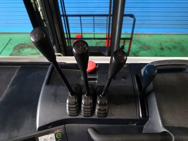 Reach Forklift — Auction (lot 1207-6546918)