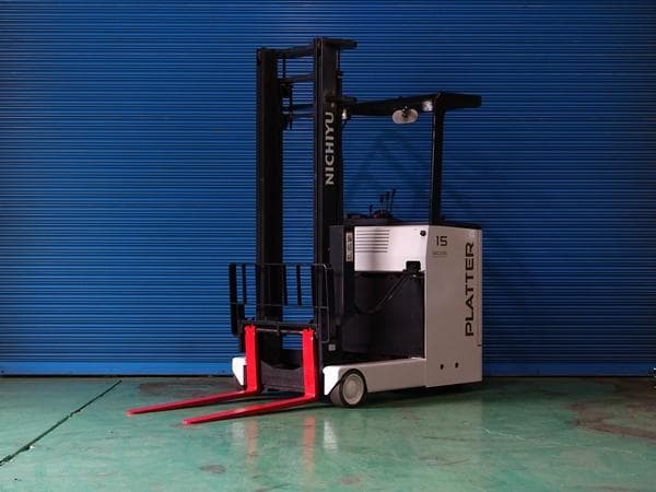 Reach Forklift — Auction (lot 1207-6546918)