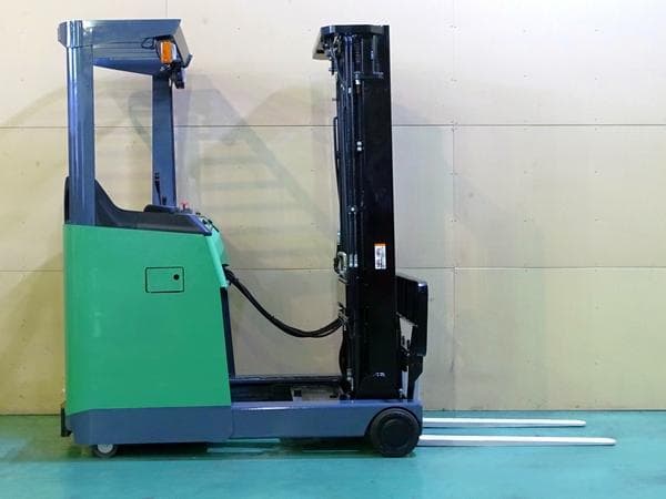 Reach Forklift — Auction (lot 1207-6547747)