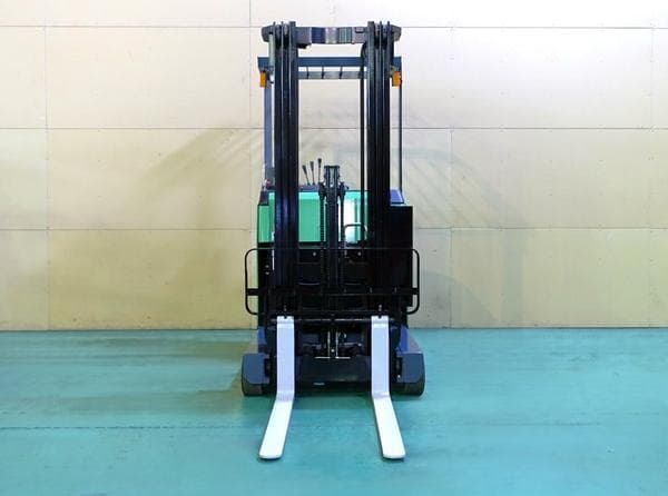 Reach Forklift — Auction (lot 1207-6547747)