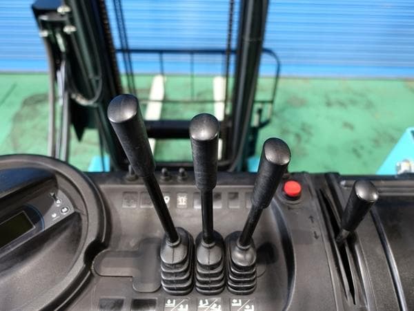 Reach Forklift — Auction (lot 1207-6548585)