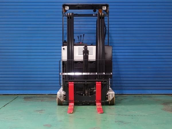 Reach Forklift — Auction (lot 1207-6548773)