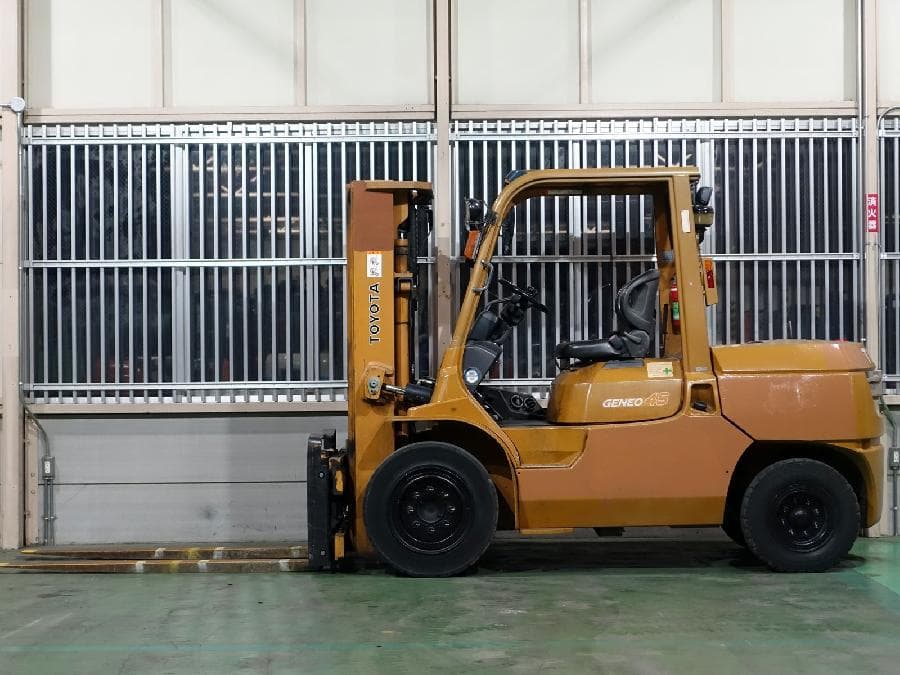 Forklift — Auction (lot 1207-6555010)