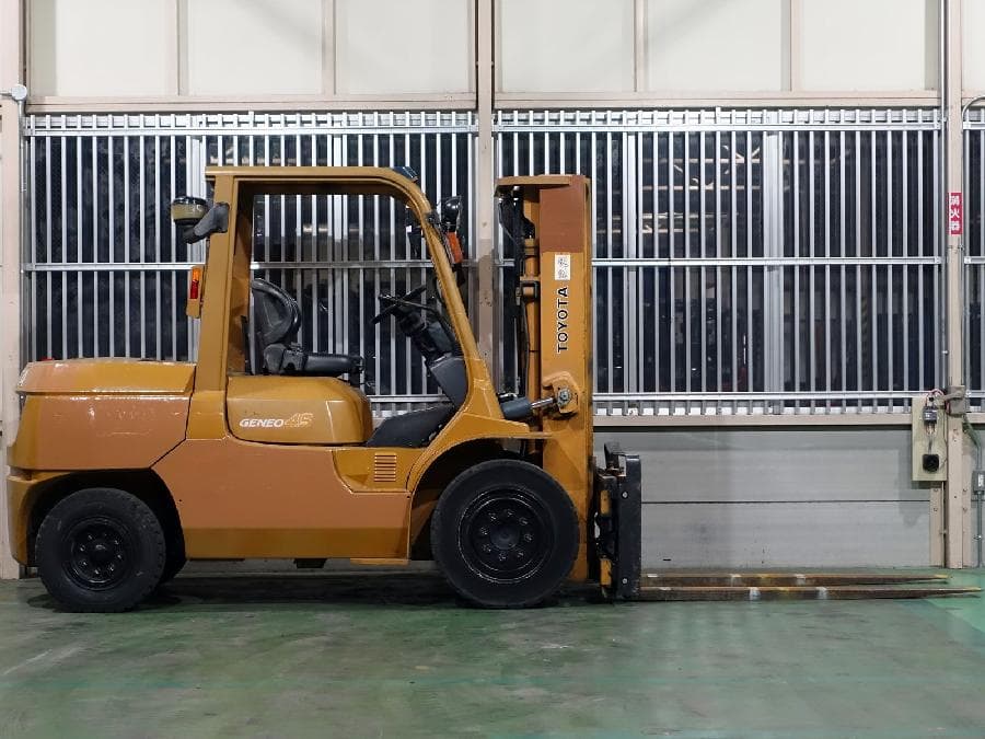 Forklift — Auction (lot 1207-6555010)