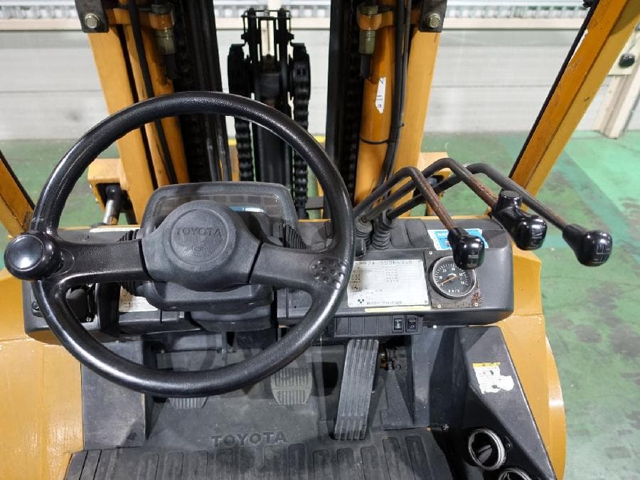 Forklift — Auction (lot 1207-6555010)
