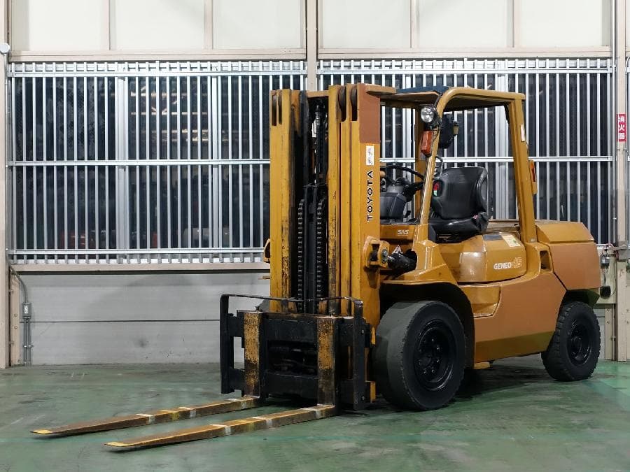 Forklift — Auction (lot 1207-6555010)