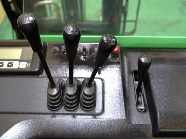 Reach Forklift — Auction (lot 1207-6557160)