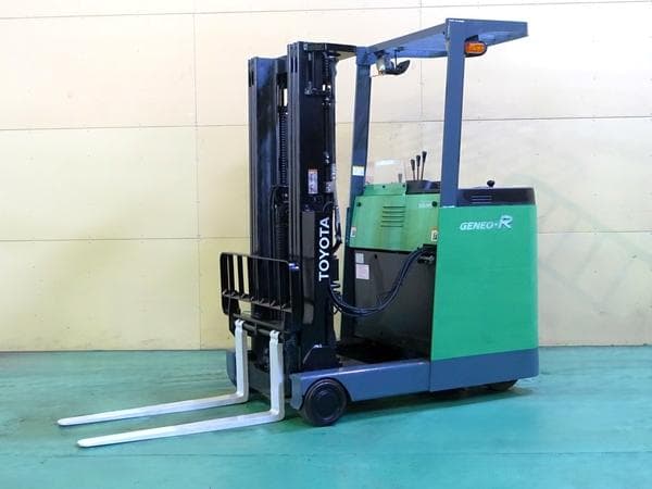 Reach Forklift — Auction (lot 1207-6557160)
