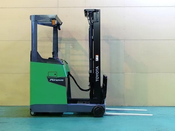 Reach Forklift — Auction (lot 1207-6558294)