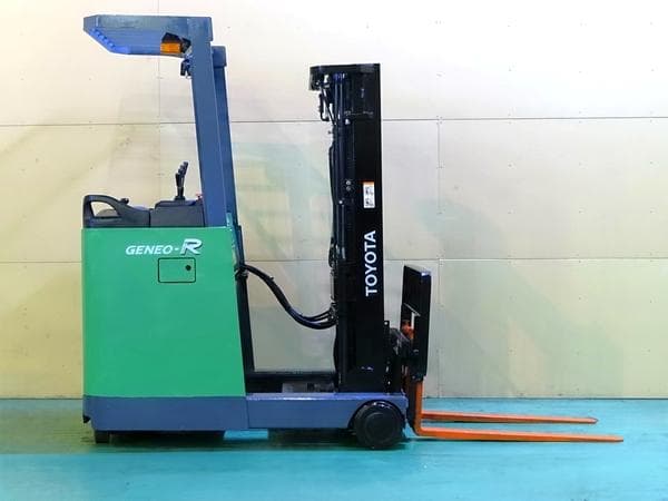 Reach Forklift — Auction (lot 1207-6559197)