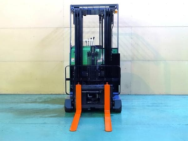 Reach Forklift — Auction (lot 1207-6559197)