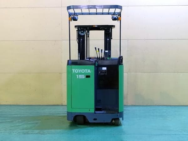 Reach Forklift — Auction (lot 1207-6559197)