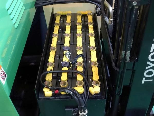 Reach Forklift — Auction (lot 1207-6559197)