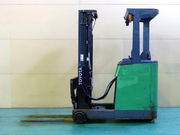 Reach Forklift — Auction (lot 1207-6565290)
