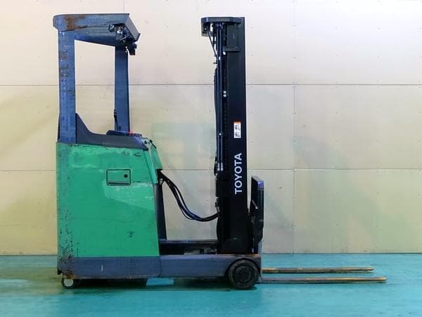 Reach Forklift — Auction (lot 1207-6565290)