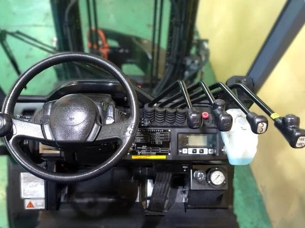 Battery Forklift — Auction (lot 1207-6567806)