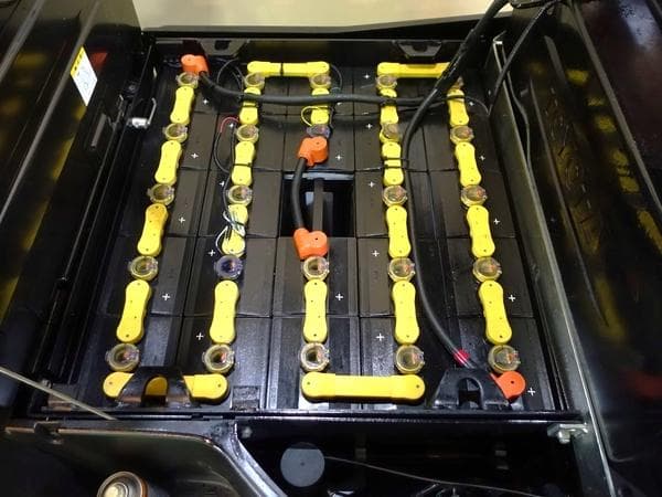 Battery Forklift — Auction (lot 1207-6567806)