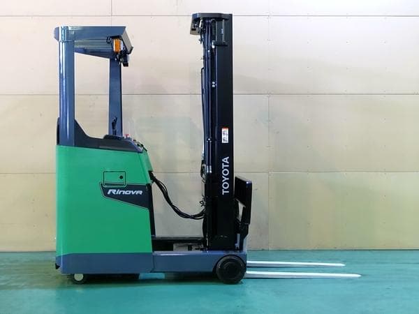 Reach Forklift — Auction (lot 1207-6569378)