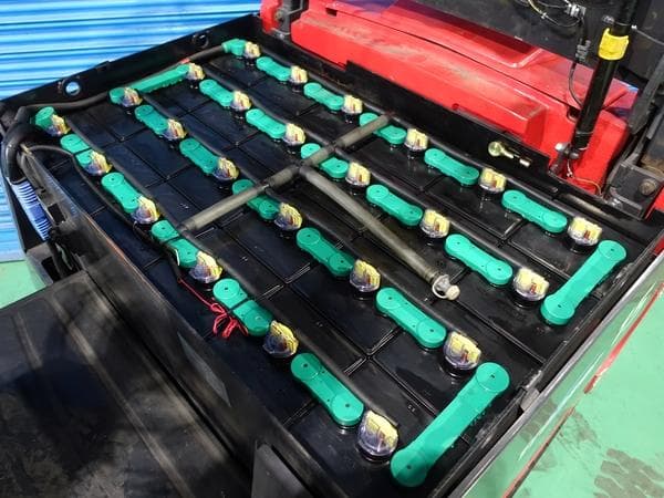 Battery Forklift — Auction (lot 1207-6570112)