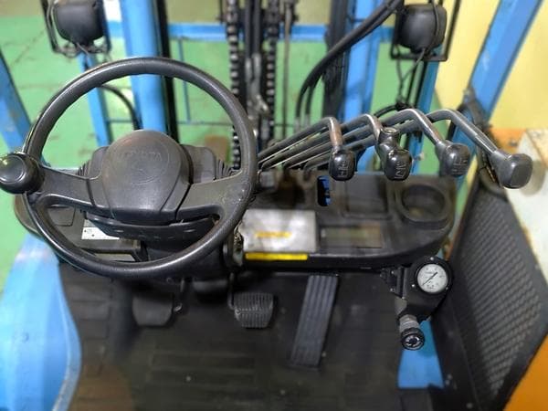Forklift — Auction (lot 1207-6571891)