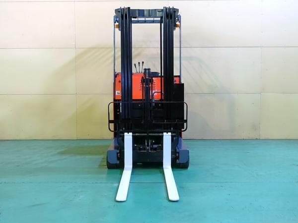 Reach Forklift — Auction (lot 1207-6572029)