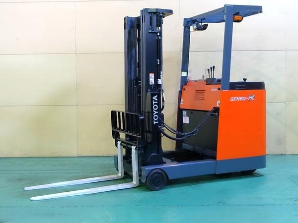 Reach Forklift — Auction (lot 1207-6572029)