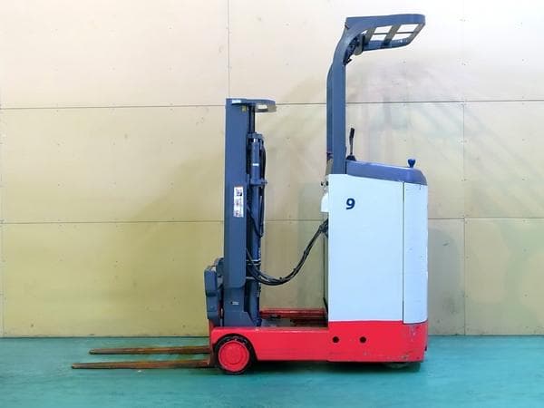 Reach Forklift — Auction (lot 1207-6572376)