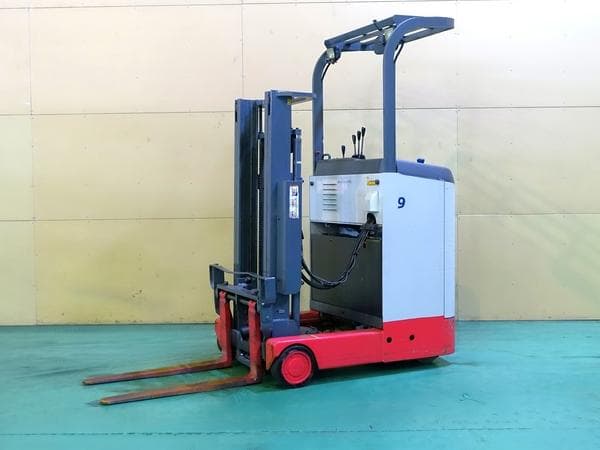 Reach Forklift — Auction (lot 1207-6572376)
