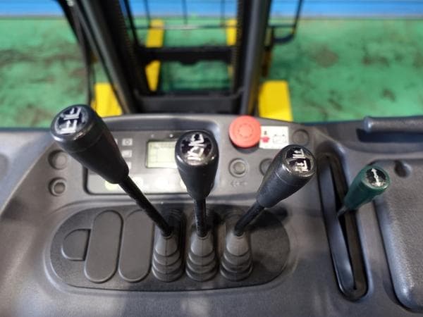 Reach Forklift — Auction (lot 1207-6572905)