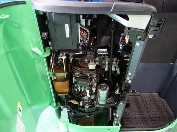 Reach Forklift — Auction (lot 1207-6572906)