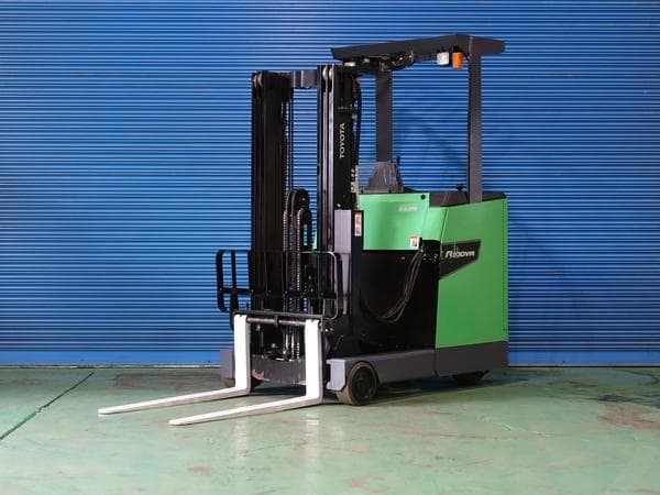Reach Forklift — Auction (lot 1207-6572906)