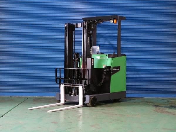 Reach Forklift — Auction (lot 1207-6572925)