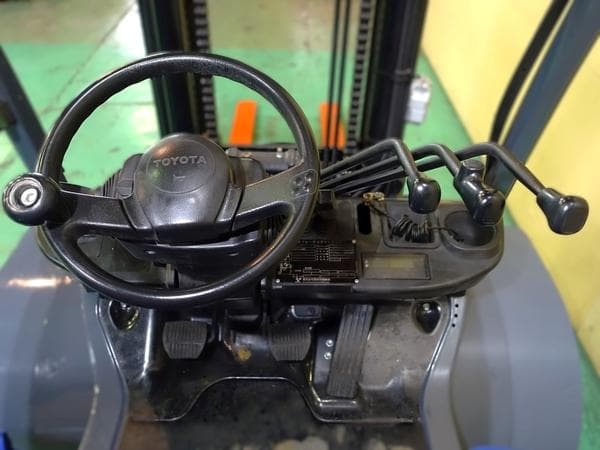 Forklift — Auction (lot 1207-6581063)