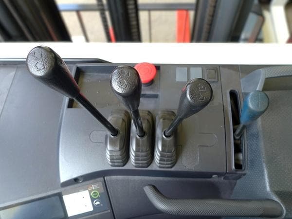 Reach Forklift — Auction (lot 1207-6581984)