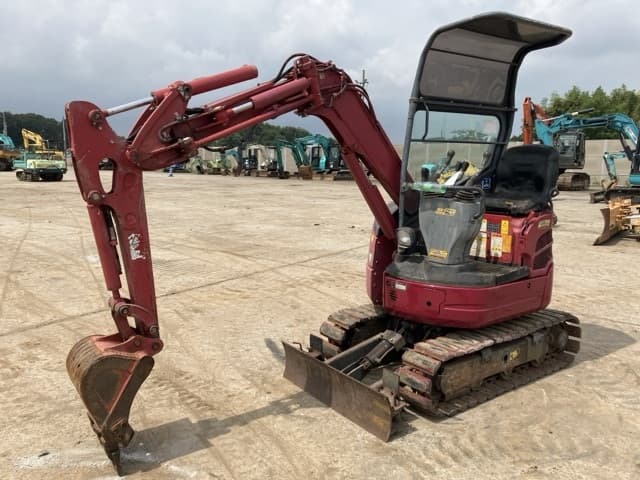 MINI EXCAVATOR — Auction (lot 8451-100)